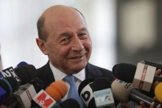decizie basescu a primit de la guvern un apartament intr un bloc 68a6f59c298e9