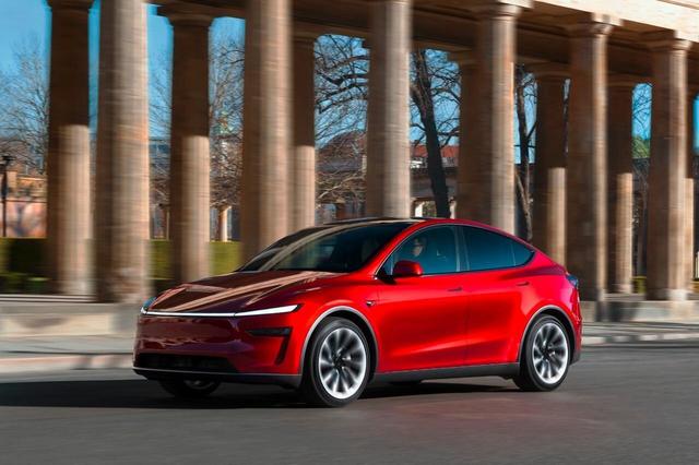 Tesla: Condamnată la plata a 329 de milioane de dolari în urma unui accident tragic 1 decizie tesla obligata sa plateasca 329 de milioane de dolari despagubiri dupa un accident mortal 688db0dd8a464