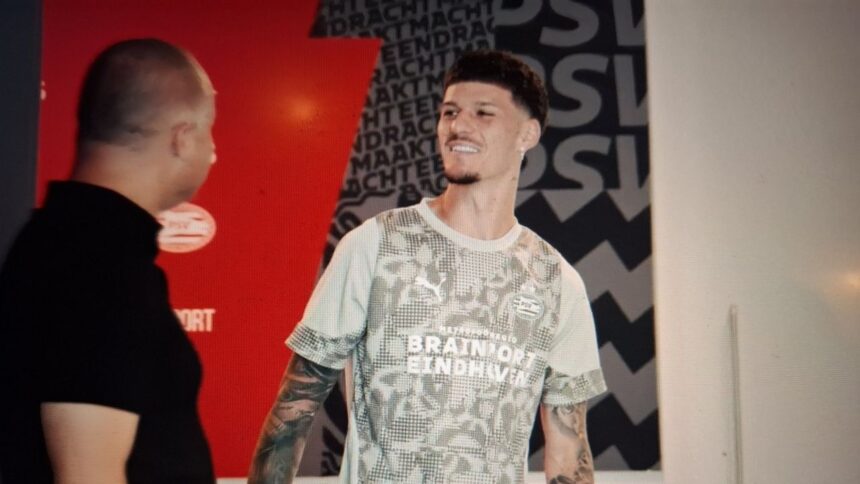 Dennis Man a aterizat la Eindhoven! Ce cifră va avea pe tricou la PSV? 1 dennis man a ajuns la eindhoven ce numar va purta la psv 689ad294b86c5