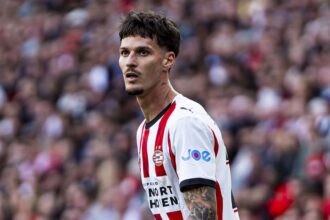 dennis man poate deveni colegul unui fost star al lui man united barcelona si atletico 68aeadcdad3a5