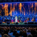 Mamaia Constanța omagiază legendele muzicii românești printr-un festival de neuitat! Astăzi dă startul evenimentului „Mamaia” dedicat talentelor de excepție. 2 destinatia turistica mamaia constanta premiaza artistii care au facut istorie in muzica romaneasca astazi incepe festivalul national de muzica usoara mamaia 68a86b4636be2