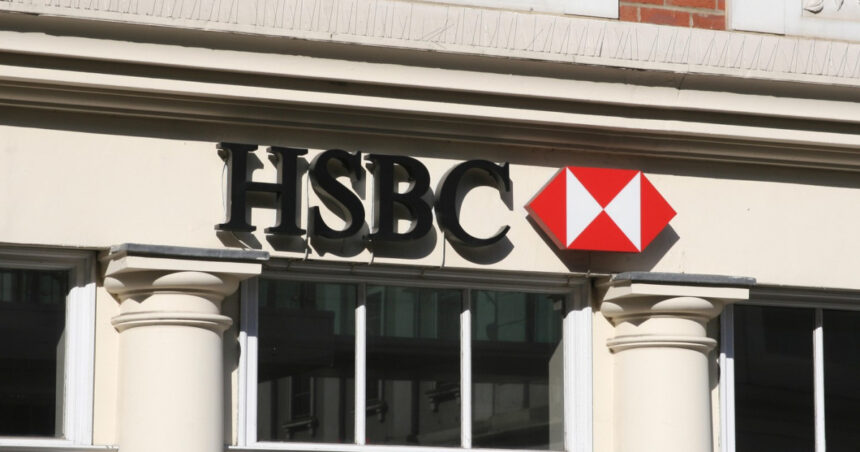 HSBC Elveția a încheiat colaborarea cu peste 1.000 de clienți privați din Orientul Mijlociu, în urma unor suspiciuni de spălare a banilor. 1 divizia elvetiana a hsbc a inchis conturile a peste 1 000 de clienti bogati din orientul mijlociu dupa cazuri de spalare a banilor 68ac055073e1e