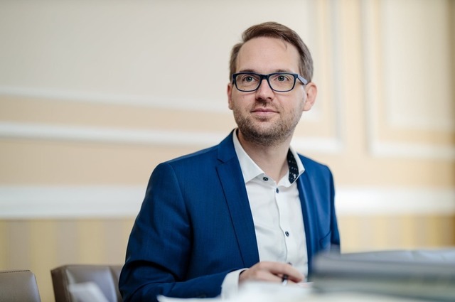 Dominic Fritz reduce drastic numărul de angajați din primărie. Se pregătește o restructurare a instituțiilor asociate! 1 dominic fritz taie zeci de posturi din primarie urmeaza reorganizarea institutiilor subordonate 6895f578bb244