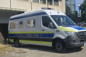 doua femei care spuneau ca au puteri supranaturale retinute dupa ce au obtinut zeci de mii de euro de la o femeie ce suferea din dragoste 689607ecaaf91