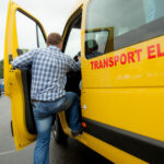 Dragoș Pîslaru solicită Corpului de Control o investigație asupra costurilor microbuzelor școlare din PNRR, unde prețurile ar fi crescut alarmant în anumite județe. 3 dragos pislaru trimite corpul de control sa verifice achizitia microbuzelor scolare din pnrr in unele judete pretul ar fi fost dublu 689b0f97a0c6b
