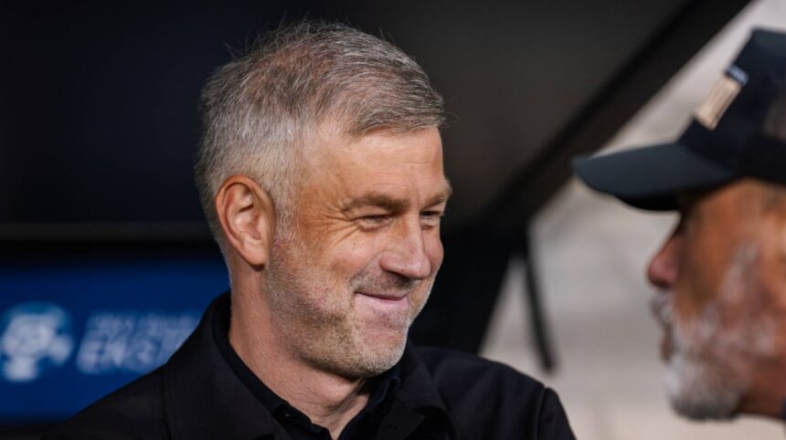 Edi Iordănescu strălucește: trofeu, două calificări și o primă victorie în Ekstraklasa – "Sunt mândru de echipa mea!" 1 edi iordanescu trofeu doua calificari si debut verde in ekstraklasa sunt mandru de baietii mei 688c6407a84c8