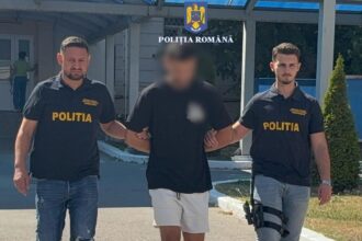el este individul care a sechestrat doua tinere intr un apartament din constanta politistii au spart usa 68adad14e0f62