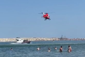 elicopterul smurd trimis de urgenta in mosneni aproape de 23 august o persoana a fost scoasa inconstienta dintr o piscina 6890a250b96d4