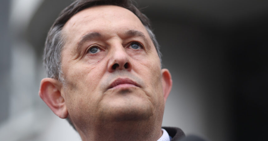 Gheorghe Piperea, eurodeputat AUR: Opoziția lansează un atac cu 6 moțiuni de cenzură împotriva executivului Bolojan și se îndreaptă către CEDO cu o plângere. 1 eurodeputatul aur gheorghe piperea opozitia pregateste 6 motiuni de cenzura impotriva guvernului bolojan plangere si la cedo 68b1b5febb08a