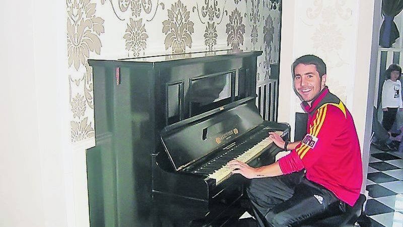 Adrian Neaga își descoperă adevărata pasiune: "Am experimentat viața de antrenor, dar acum am găsit vocația mea!" 1 exclusiv cu se ocupa acum adrian neaga am vazut cum e sa fiu antrenor dar cred ca mi am gasit meseria favorita 689c4de4bbeaf