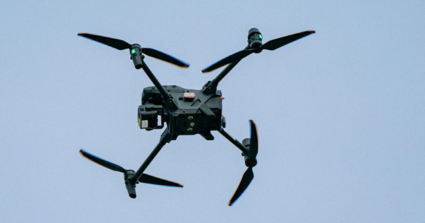 Verificarea legalității construcțiilor prin zborul dronelor: Când și cum vor fi utilizate - Detalii de la ministrul Dezvoltării. 1 exclusiv legalitatea constructiilor verificata cu drone in ce cazuri vor fi folosite explicatia ministrului dezvoltarii 68b0bed038c0a