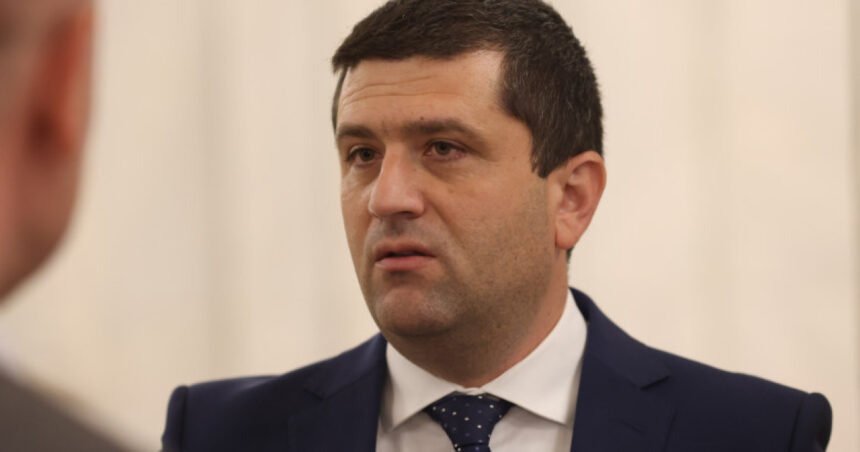 Radu Miruță: Companiile de stat românești – instrumente de bâlci pentru statul român. Eu le supraveghez pe toate! 1 exclusiv radu miruta companii ale statului roman sunt de fapt niste instrumente prin care se bate joc de statul roman le controlez pe toate 68a8bdd6c8077