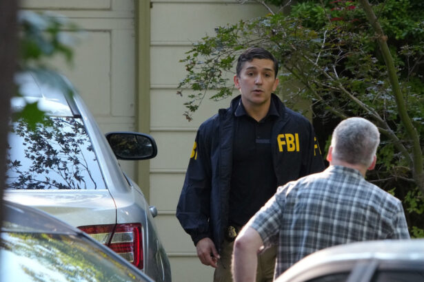 fbi perchezitioneaza locuinta unui fost consilier al lui donald trump john bolton a devenit intre timp un critic al presedintelui 68a87a548132c