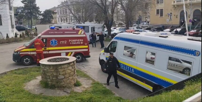 Tragedie în Eforie: O femeie atacată de partenerul ei! Instanța aprobă ancheta și dă start procesului. Ce evenimente ne așteaptă în zilele următoare? 1 femeie din eforie injunghiata in zona gatului de iubit judecatorii valideaza ancheta si incep procesul ce se va intampla zilele viitoare 6894ba252c022