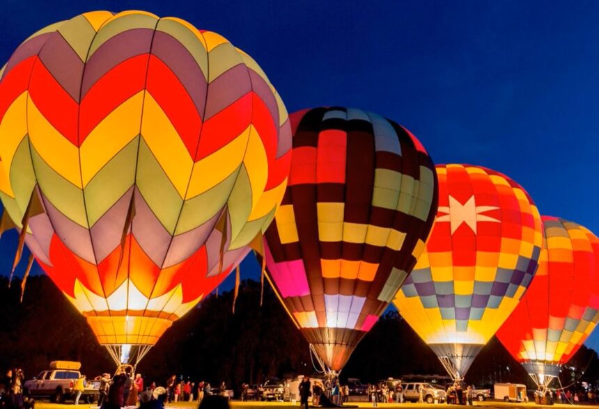 Sărbătoarea Baloanelor cu Aer Cald - Luminaria, la Corbu: Trei zile pline de muzică, filme sub stele și spectacole luminoase! 1 festivalul baloanelor cu aer cald luminaria in comuna corbu trei zile de concerte live proiectii de film sub cerul liber si spectacole de lumini 68a59e204ec2f