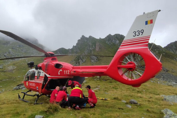 fetita de 9 ani gasita ranita si inconstienta la balea lac a fost preluata de urgenta cu un elicopter smurd 68a47ec94f62f