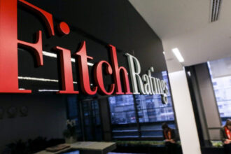 fitch mentine ratingul suveran al romaniei la bbb minus cu perspectiva negativa 68a0d3de539de
