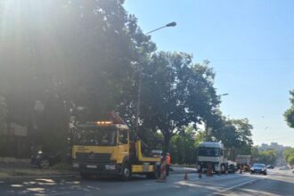 foto atentie soferi o banda de cirulatie de pe bulevardul tomis blocata vezi ce se intampla aici 68919f5f45c3d