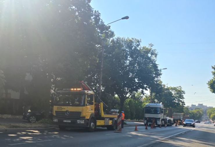 Îngrijorare pentru șoferi: O bandă de pe bulevardul Tomis este închisă. Descoperă detalii despre situație! 1 foto atentie soferi o banda de cirulatie de pe bulevardul tomis blocata vezi ce se intampla aici 68919f5f45c3d