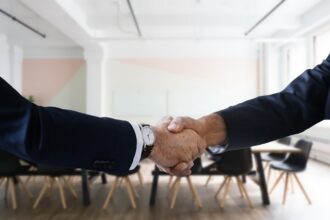 foto campanie agresiva de angajari la ministerul economiei romania are nevoie de lideri adevarati integri competenti e timpul sa schimbam jocul in companiile de stat 68a603642ea9e
