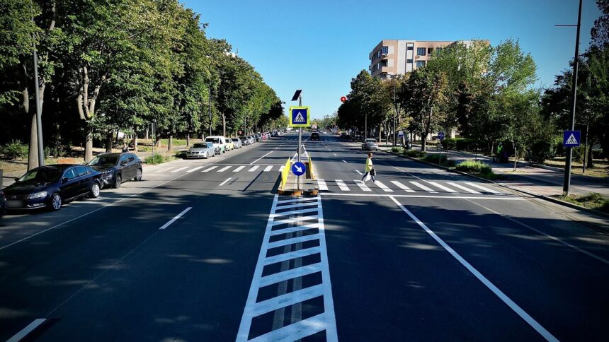 Constanța strălucește: Trecerea de pietoni cu refugii și iluminat intermitent pe bulevardul Lăpușneanu 1 foto constanta treceri de pietoni cu refugiu si iluminat intermitent pe bulevardul lapusneanu 68b0152685e07