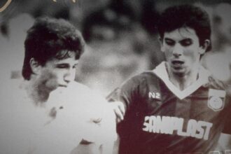 foto cum prezinta cs dinamo meciul cu steaua din liga 2 reactiile acide ale suporterilor si cat costa un bilet pe arcul de triumf 689b26c5b3ace