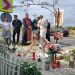 Comemorarea a doi ani de la tragedia de la 2 Mai: părinții tinerilor victime, alături de un preot, la locul unde s-a petrecut nenorocirea. 2 foto doi ani de la accidentul de la 2 mai parintii tinerilor accidentati mortal de vlad pascu prezenti la locul accidentului un preot oficiaza slujba de pomenire 68a4263269cca