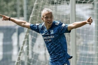 foto fcu craiova a debutat in liga 3 cu noul haaland pe teren si blanuta titular 68b44f5016d1f