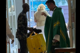 foto francisc dobos mesaj ironic dupa indemnul aur la refuzarea livratorilor straini un dac neaos din nigeria a venit sa se spovedeasca 68ab12e258234
