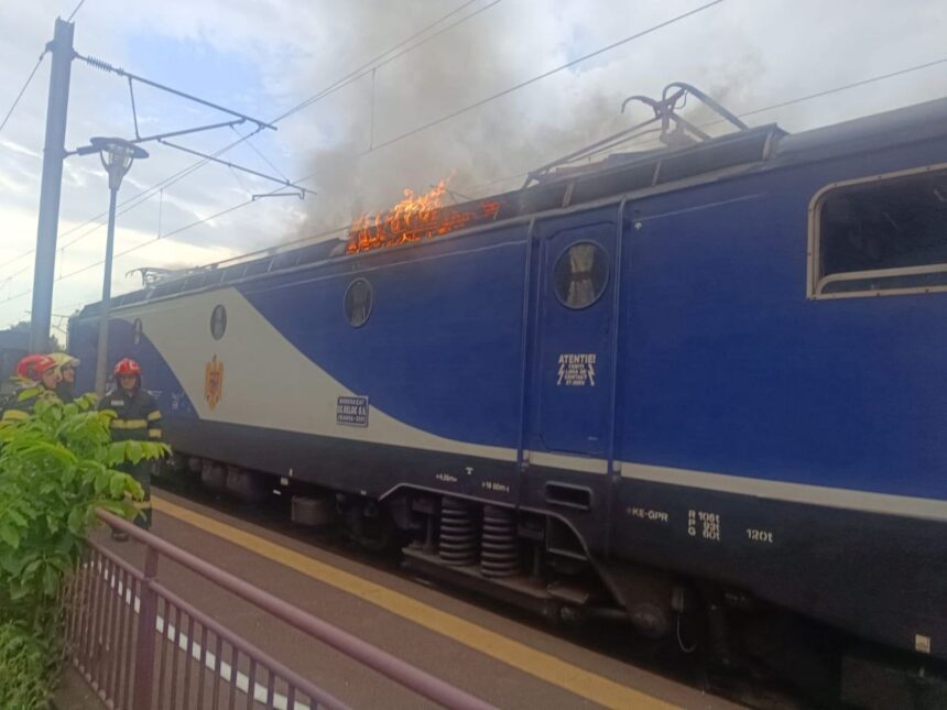 Flăcări pe calea ferată: Locomotiva trenului Constanța-Craiova învăluită de fum la halta Palas 1 foto incendiu in halta palas arde locomotiva trenului constanta craiova 68b456f4e2f67