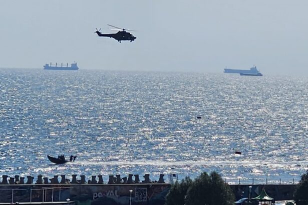 foto pregatiri de ziua marinei 2025 pe faleza cazinoului si in portul tomis elicoptere militare vase si salupele rapide ale fortelor navale si au facut deja aparitia 6893811a0bc58