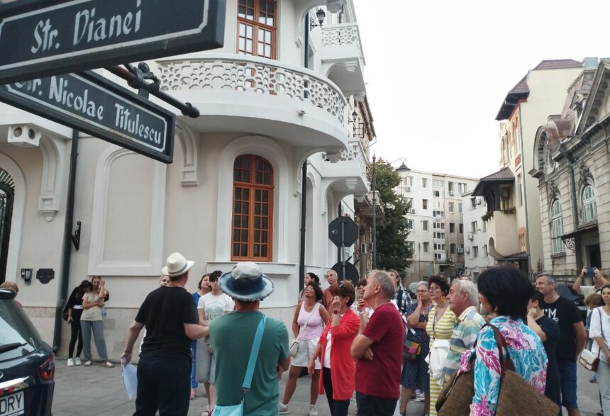 "Descoperă farmecul Constanței de altădată prin primele trei tururi ghidate ale MINAC" 1 foto primele trei tururi ghidate organizate de minac au readus la viata constanta de acum 100 de ani 6899e3d97d4f7