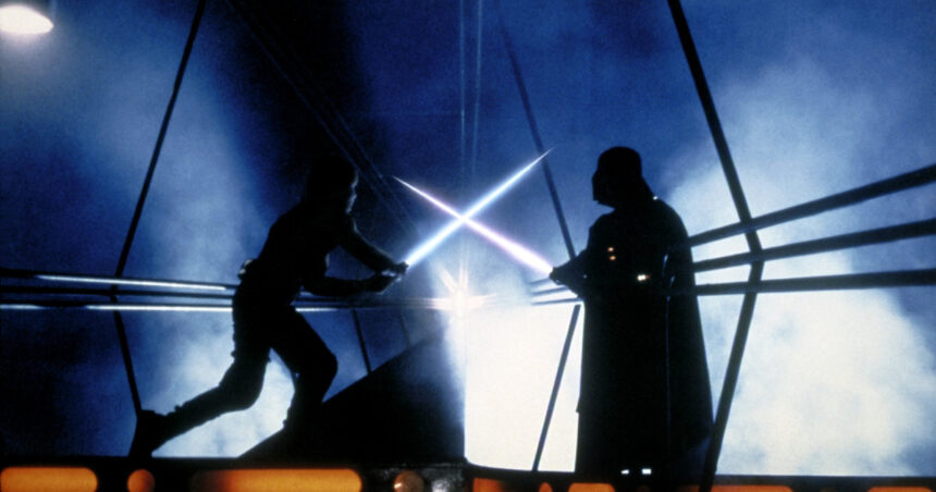 Sabia legendară a lui Darth Vader din „Star Wars”, prezentată la Londra înainte de licitație – cât ar putea valora? 1 foto sabia laser din star wars folosita de darth vader expusa la londra inaintea unei licitatii suma pentru care ar putea fi vanduta 6893b3210a639