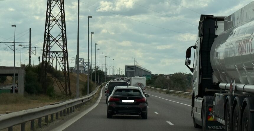 A2: Trafic intens și îngreunat după stația de taxare de la Fetești 1 foto se circula bara la bara pe a2 dupa statia de taxare de la fetesti 68ab11eeef8c6