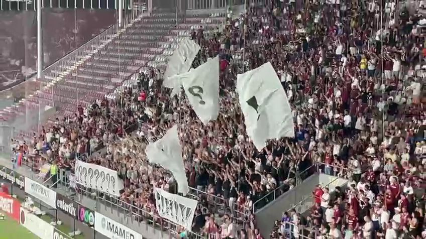 „Avertisment în tribune! Mesajele surprinzătoare ale suporterilor rapidiști la confruntarea cu FC Botoșani” 1 foto semnal de alarma ce au reprezentat bannerele si afisate de rapidisti la meciul cu fc botos 68930fef6d61f