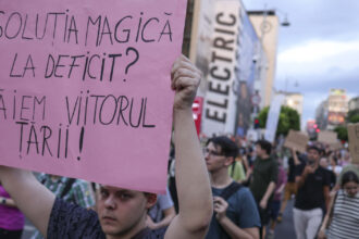 foto studentii ameninta cu noi proteste anul universitar nu poate incepe asa care sunt solicitarile lor 68ad92a5b386a