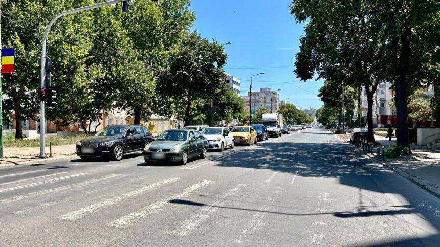 Coșmarul rutier pe bulevardul Tomis, Alexandru Lăpușneanu și strada Soveja: Lucrări de reabilitare încep de luni! 1 foto trafic de cosmar pe bulevardul tomis bulevardul alexandru lapusneanu si strada soveja incepand de luni incep lucrarile de reabilitare a carosabilului si a zonei pietonale 688ca6b96b7fe