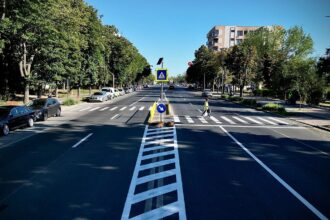 foto trei treceri de pietoni cu refugiu si iluminat intermitent au fost amenajate pe bulevardul lapusneanu 68b018ae9b0e2