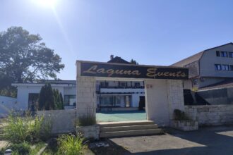 foto un restaurant emblematic din satul de vacanta scos la vanzare proprietarii spera sa obtina 16 milioane de euro 68a14aab54c2a