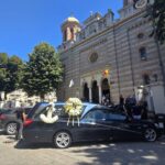 Înmormântarea lui Alexandru Mezei, șeful Autorității Navale Române, marchează o ultimă despărțire emoționantă. 3 foto video alexandru mezei directorul autoritatii navale romane este condus astazi pe ultimul drum 68a1a99e5ae43
