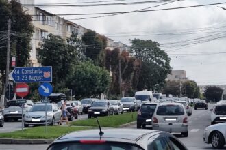 foto video ambuteiaj la iesire din mangalia spre vama veche cozi kilometrice si nervi intinsi la maxim 68b4026d58492