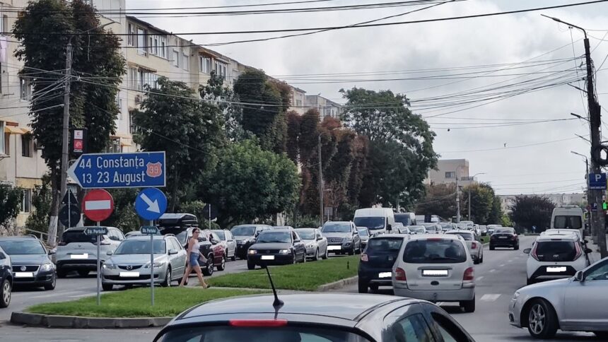 Ambuteiaj de proporții pe ruta Mangalia - Vama Veche: cozi interminabile și nervi întinși la limită! 1 foto video ambuteiaj la iesire din mangalia spre vama veche cozi kilometrice si nervi intinsi la maxim 68b4026d58492