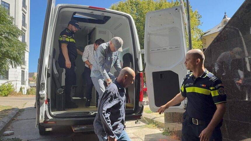 Arestații din cazul "Fabrica de moșteniri" s-au prezentat în fața Curții de Apel Constanța 1 foto video arestatii din dosarul fabrica de mosteniri au ajuns la curtea de apel constanta 68b03ad0d2700