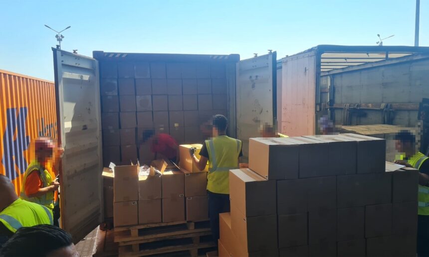 Captură impresionantă în Portul Constanța Sud Agigea: 4 milioane de euro în contrabandă, ascunse într-un container din Emiratele Arabe Unite! 1 foto video contrabanda de 4 milioane de euro descoperita in portul constanta sud agigea marfa era intr un container venit din emiratele arabe unite 689c3d735798d