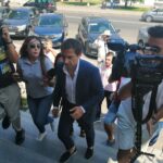 Primarul Cristian Radu din Mangalia a pășit în sediul primăriei, locul vizitat de procurorii DNA în această dimineață tumultuoasă 2 foto video edilul din mangalia cristian radu a ajuns la sediul primariei la sediul rascolit dimineata de procurorii dna 68a5b059a3504