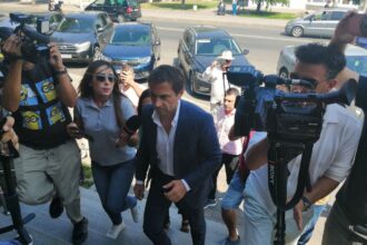foto video edilul din mangalia cristian radu a ajuns la sediul primariei la sediul rascolit dimineata de procurorii dna 68a5b059a3504