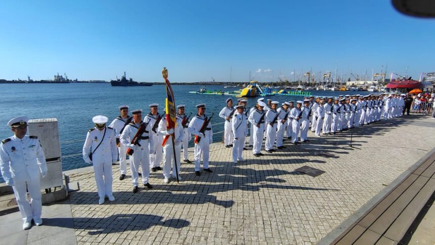 Mangalia sărbătorește Ziua Marinei 2025 în straie festive! Zeci de mii de oameni pe faleza Portului Turistic 1 foto video mangalia imbraca straie de sarbatoare de ziua marinei 2025 sute de persoane prezente pe faleza portului turistic 689ed960e8fa0