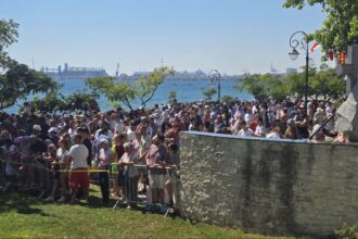 foto video mii de turisti si constanteni au participat astazi la festivitatile organizate de ziua marinei 689f0717c2921