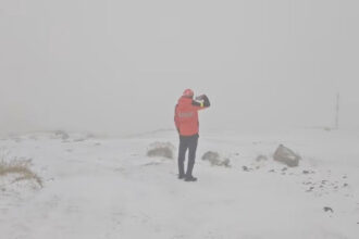 foto video ninge la varfu omu astazi a fost cea mai rece zi de vara din august 2025 68acad39be2a4