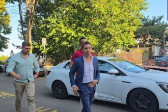 foto video primarul cristian radu a ajuns la dna imagini cu edilul din mangalia intrand in sediul procurorilor anticoruptie 68a5dd9d20583